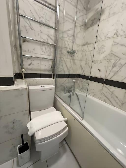 Appartamento Beautiful Haven,Tower Bridge Rd Londra Esterno foto