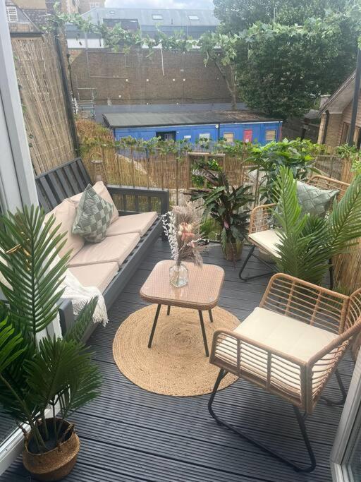 Appartamento Beautiful Haven,Tower Bridge Rd Londra Esterno foto