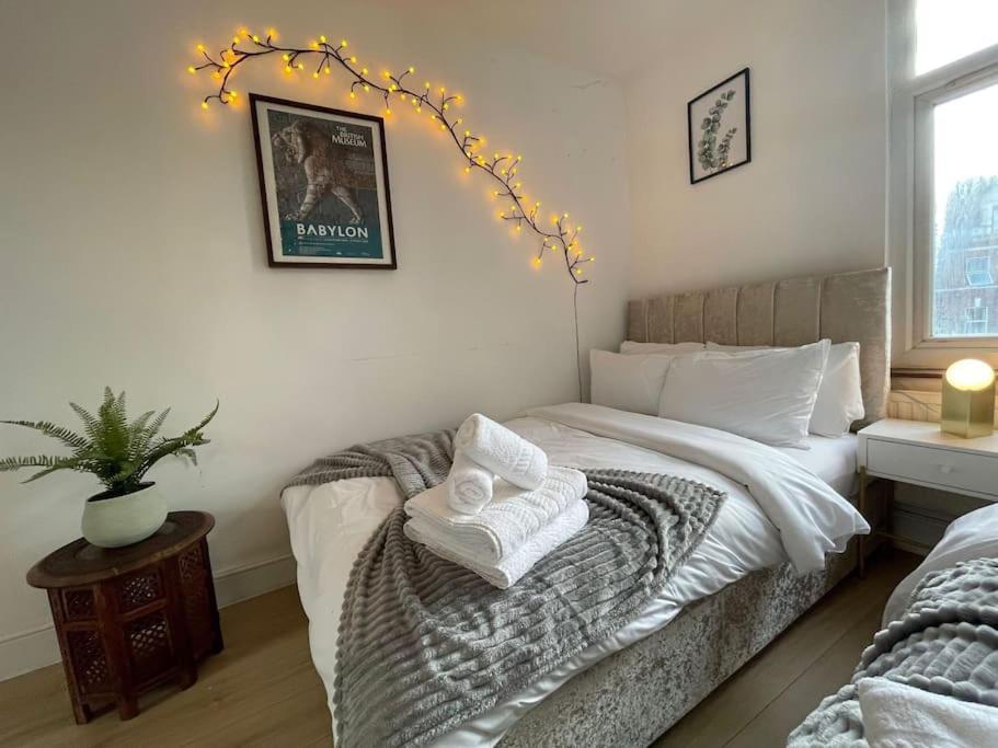 Appartamento Beautiful Haven,Tower Bridge Rd Londra Esterno foto